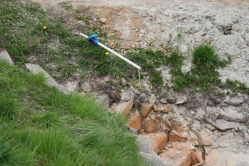 Přívod vody z vrtu do sádky č. 1