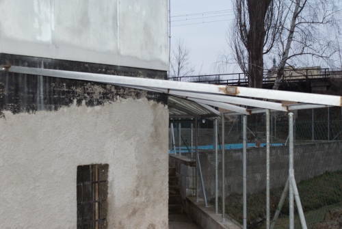 Budování přístřešku v areálu sádek 12.13_002